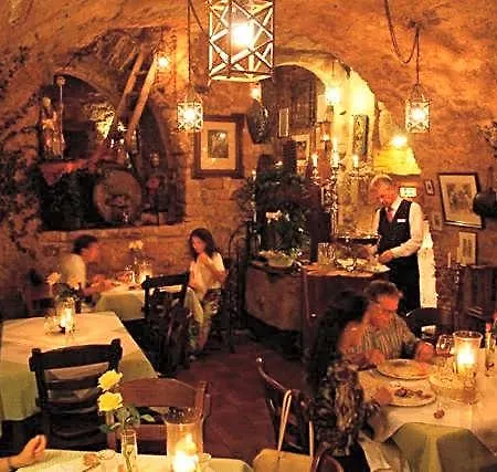 Altstadt-hotel 4*