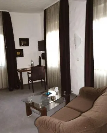 Altstadt-hotel 4*